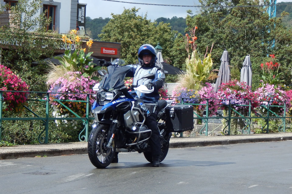 Motorrijbewijspoint Mijdrecht examengarantie AVB en AVD